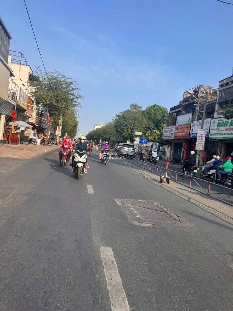 BÁN NHÀ 70M2 5.95 TỶ 6PN HẺM XE HƠI THÔNG THU 12 TR TÊN LỬA AEON MALL 