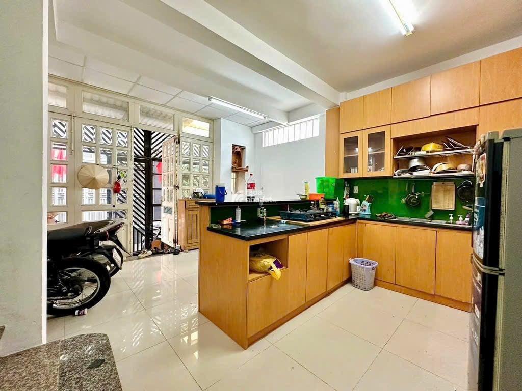 PHAN XÍCH LONG - HẺM 3M - 5 TẦNG - 40M2 NGANG 6M - NỞ HẬU - CHỈ 6.9 TỶ