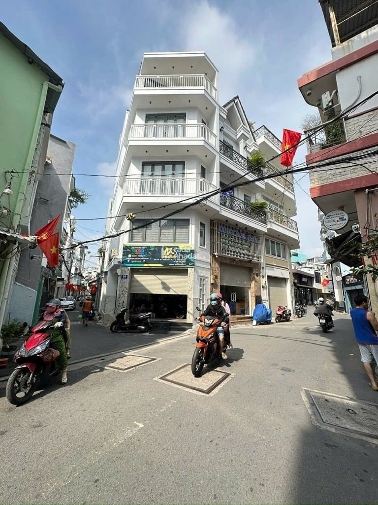 Bán nhà lô góc 2 Mặt tiền Phan Xích Long 