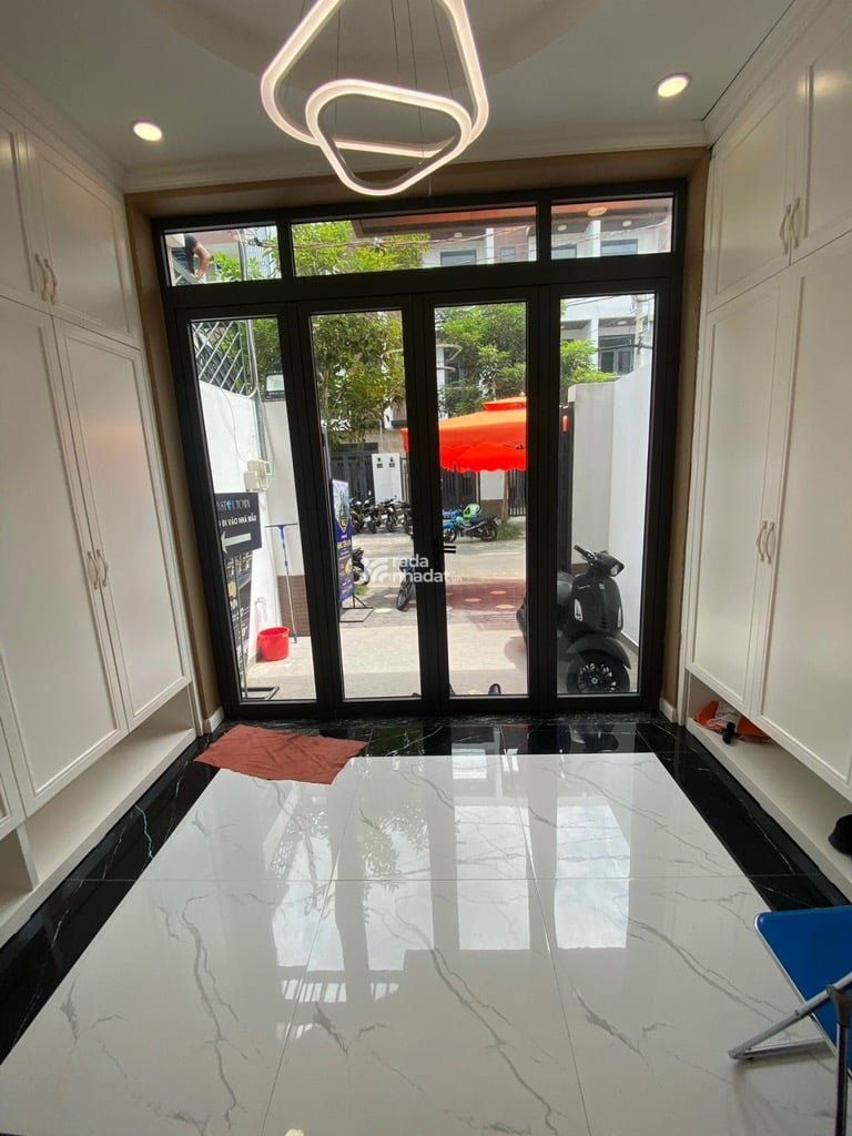 BÁN NHÀ MẶT TIỀN KHU TÊN LỬA 80M2 4 TẦNG 9.1 TỶ GẦN NHÀ THỜ PHAO LÔ VÀ CÔNG VIÊN