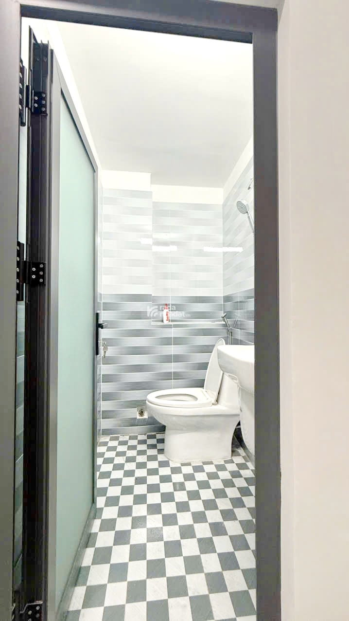 Bán nhà đẹp 2 lầu gần HXH đường Dương Bá Trạc P.2 Quận 8