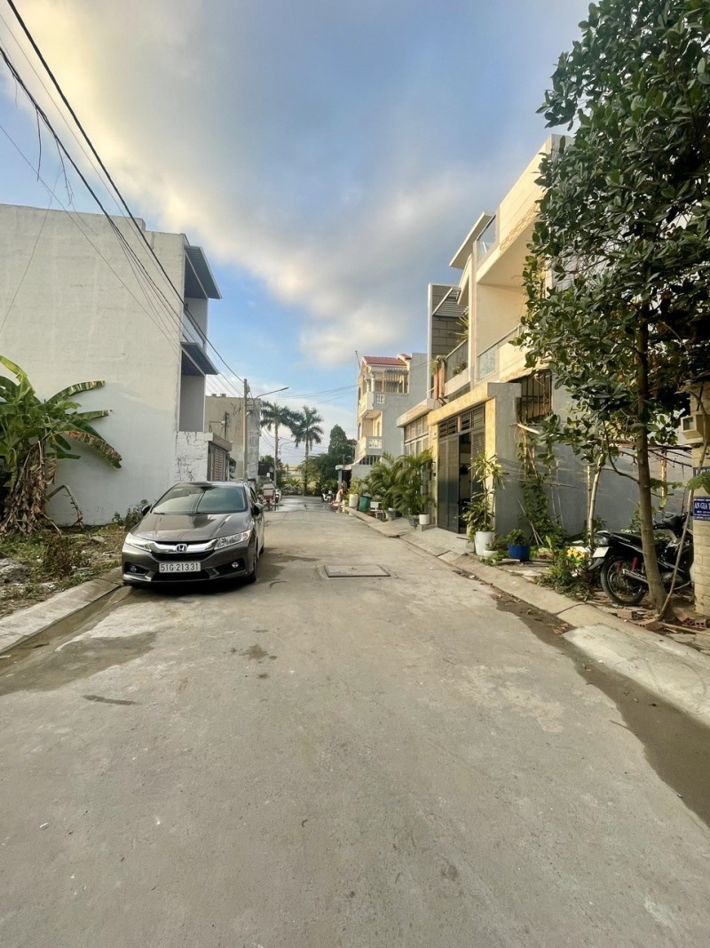 Bán Đất Đường 6 - 69m2 - Long Bình - Sát Vin Quận 9 TĐ - Giá 4 Tỷ
