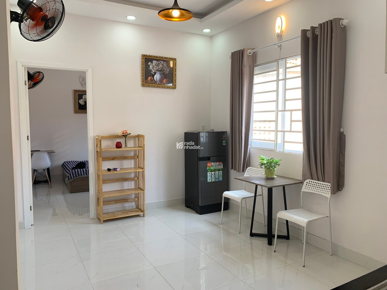 Cho thuê căn hộ quận 10, đầy đủ nội thất, cửa sổ thoáng, giá rẻ gần UEH, Huflit, Bách Khoa