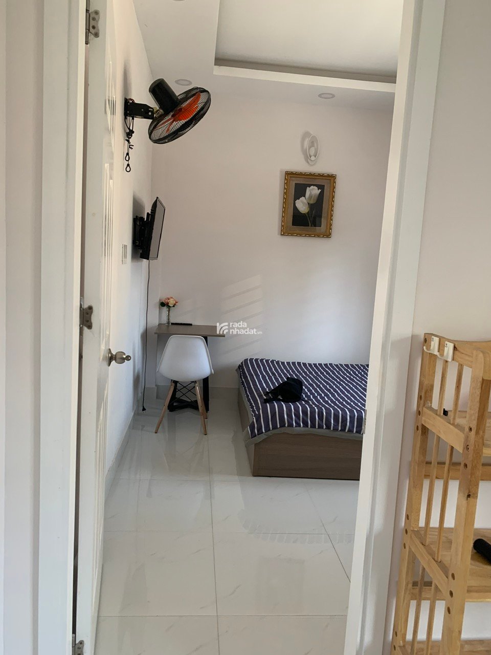 Cho thuê căn hộ quận 10, đầy đủ nội thất, cửa sổ thoáng, giá rẻ gần UEH, Huflit, Bách Khoa