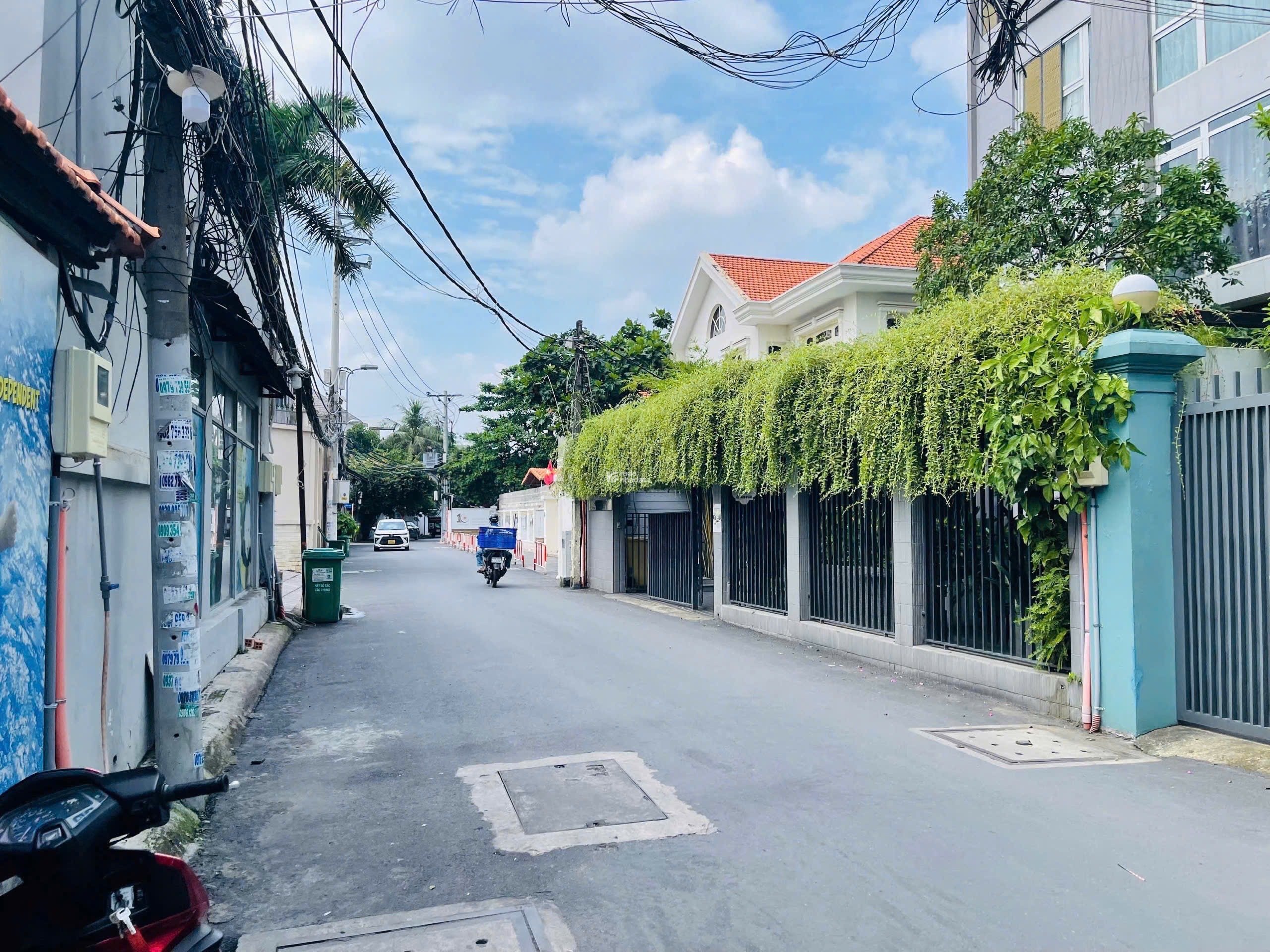 Định cư gả GẤP miếng đất gđ 38 Ngô Quang Huy, Thảo Điền, Q2. DT:7.5x30m, CN:214.5m. CTXD:hầm6T