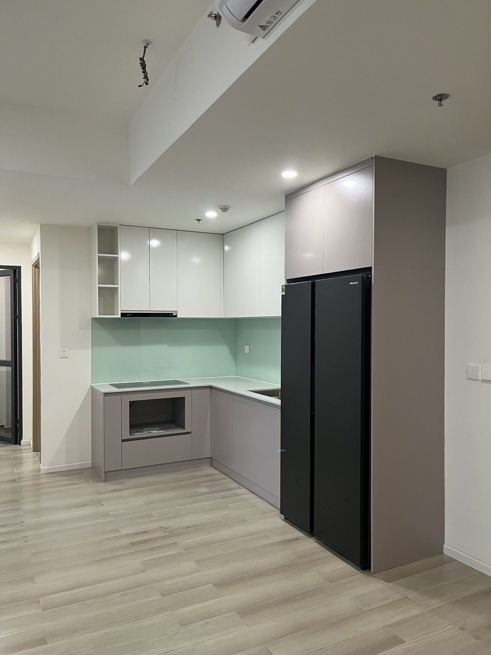 Cho thuê căn hộ 2PN Lumière Boulevard  Tòa B  Gần full nội thất  10 triệu/tháng  Ở ngay