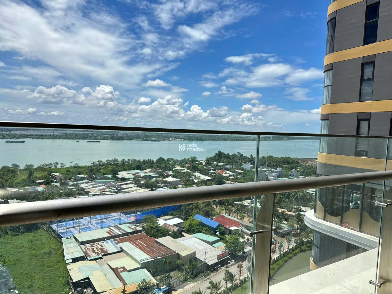 Chuyển nhượng căn hộ Beverly, tầng cao, view sông Đông Nai, giá 5,5 tỷ bao phí