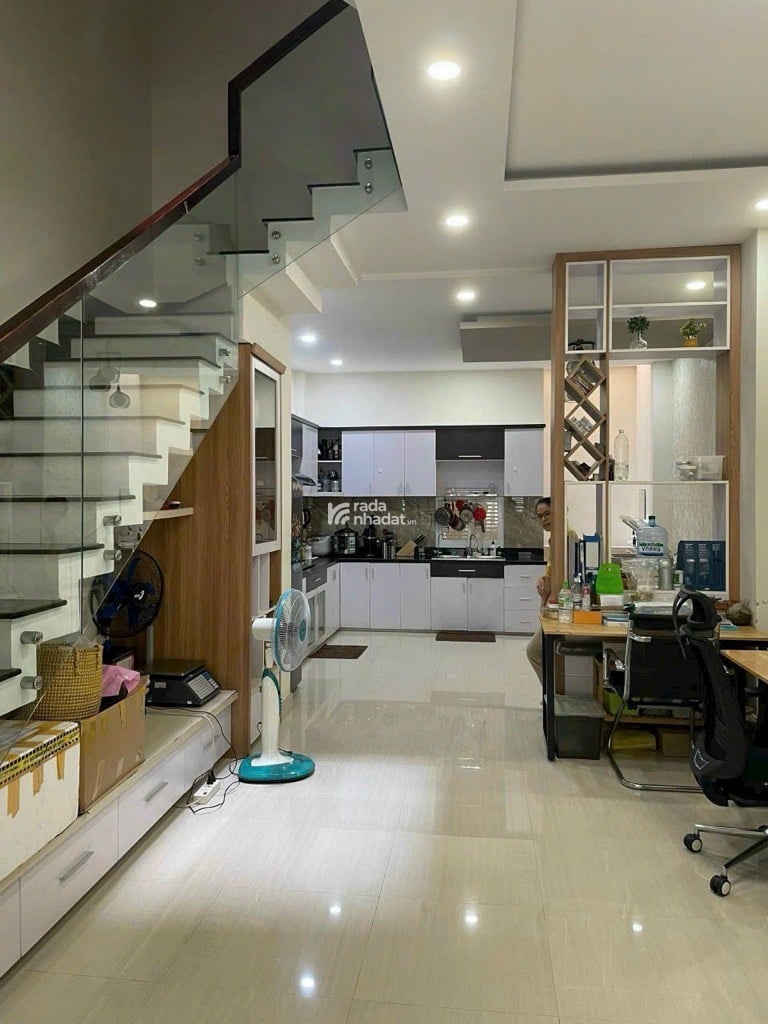 NHÀ ĐẸP 5 TẦNG - 58M2 GẦN NGUYỄN VĂN TRỖI TIỆN ĐI SÂN BAY - TRUNG TÂM Q1 Q3 - Ở KINH DOANH TỐT