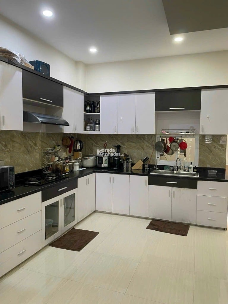 NHÀ ĐẸP 5 TẦNG - 58M2 GẦN NGUYỄN VĂN TRỖI TIỆN ĐI SÂN BAY - TRUNG TÂM Q1 Q3 - Ở KINH DOANH TỐT