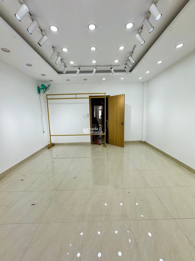 NGAY SÂN BAY, HXHX VIP TRƯỜNG SA, BÌNH THẠNH, 86M2 CÓ KC Ở NGAY. GIẢM 350TR CHỈ 22T TL 