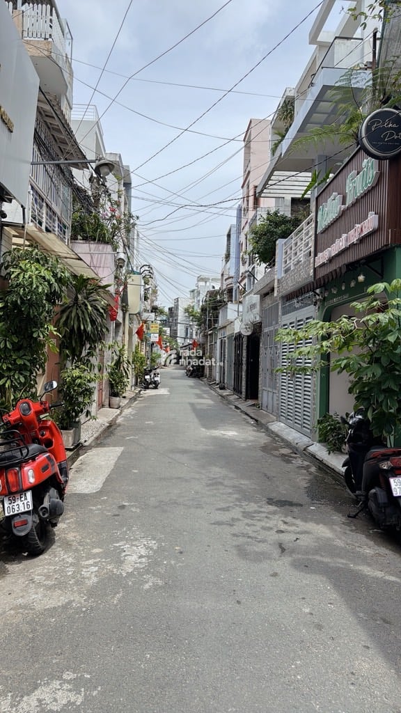 HẺM XE HƠI THÔNG- NHÀ 3 TẦNG. KHU HIẾM NHÀ BÁN . 