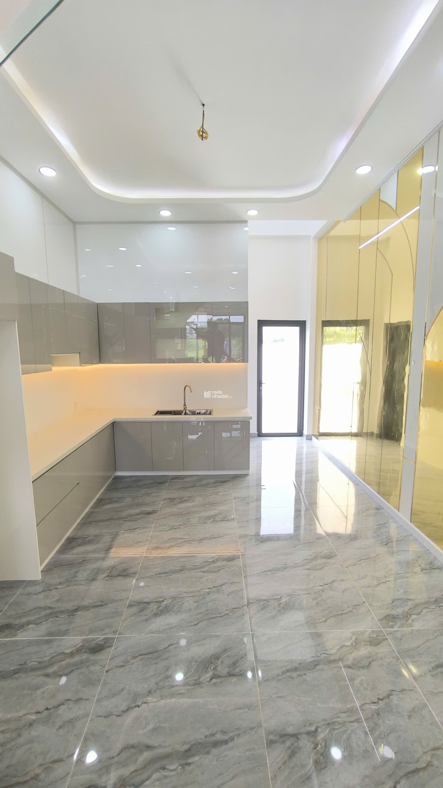 Hạ Giá Bán Gấp Nhà 1 Trệt 2 Lầu Giá Chỉ Hơn 2 Tỷ Ngay Trung Tâm Thủ Dầu Một