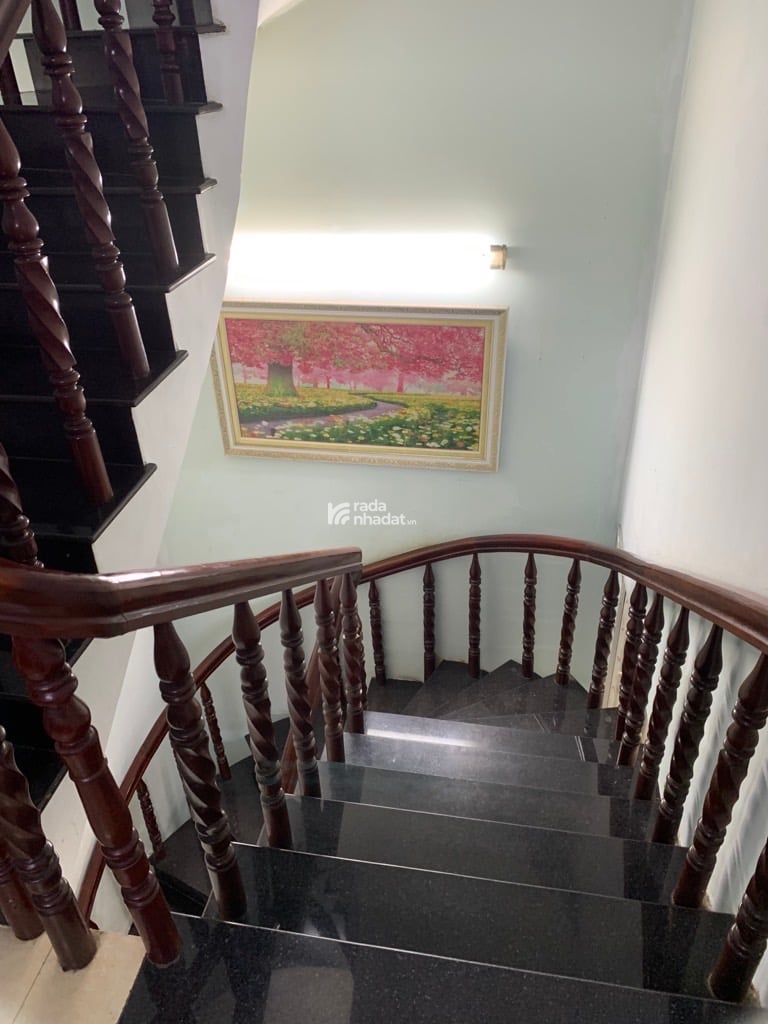 90m2 - Giá 16.5 tỷ - 4 tầng - 5PN - Đường số 8 KDC Ven Sông, Q7