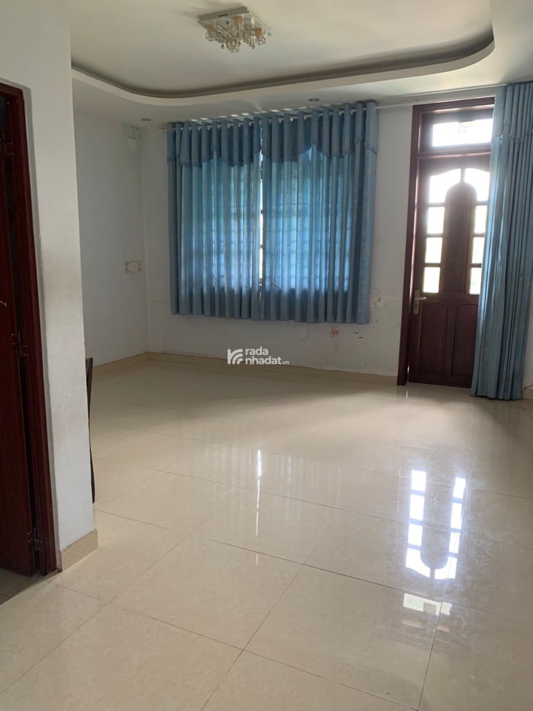 90m2 - Giá 16.5 tỷ - 4 tầng - 5PN - Đường số 8 KDC Ven Sông, Q7