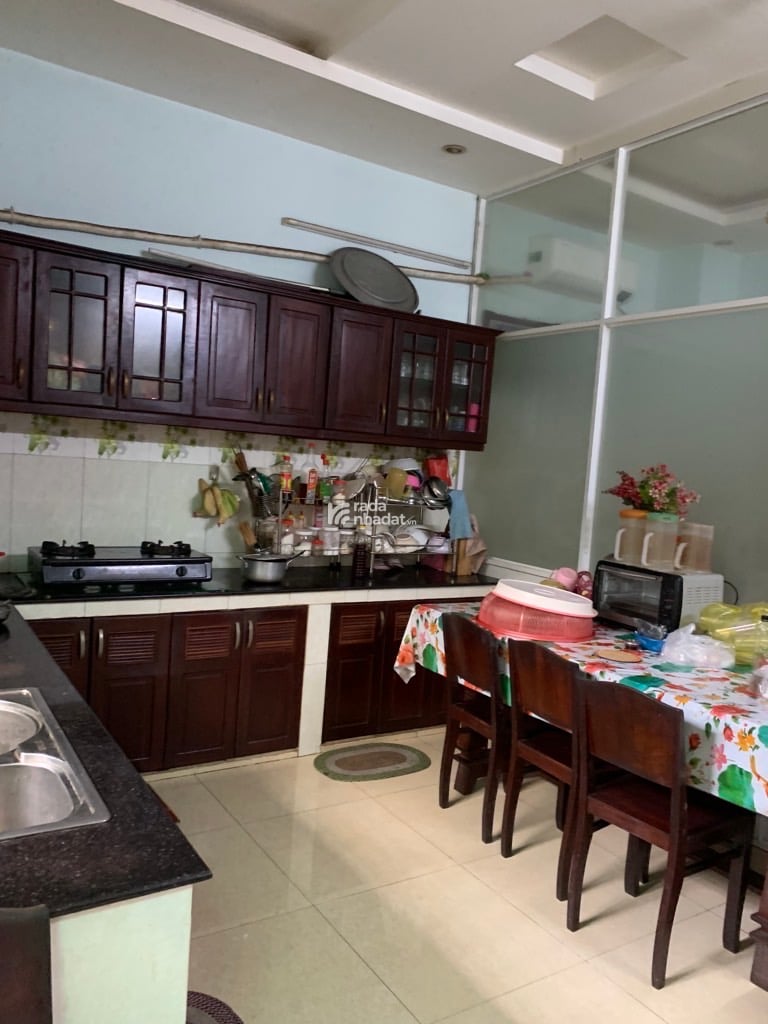 90m2 - Giá 16.5 tỷ - 4 tầng - 5PN - Đường số 8 KDC Ven Sông, Q7