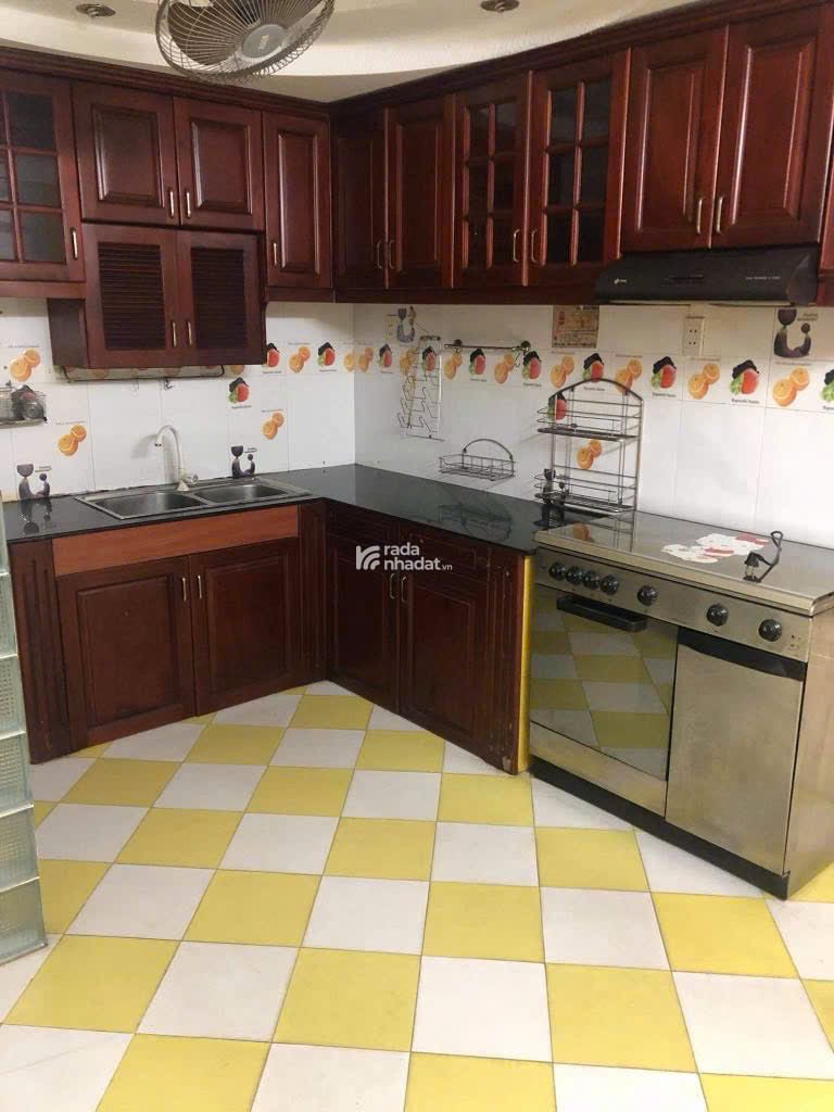 Bán nhà mặt phố Lê Văn Sỹ, 15 tỷ, 60m2, 3PN, 3WC, hàng hot