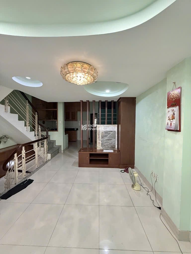 Mặt tiền kinh doanh  Hoa Lan  Phường 1  Phú Nhuận Giáp ranh Q1  50m2 (x 5 tầng ) Giá 18 Tỷ