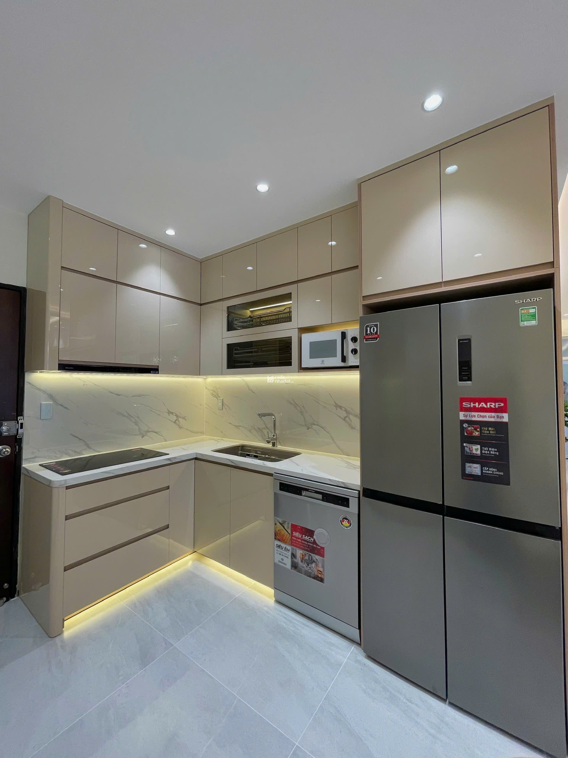 Bán nhanh căn hộ Sky garden 3, PMH, Q7, DT 71m2, TK 3PN nhà mới đẹp, giá chỉ 5,3 tỷ 