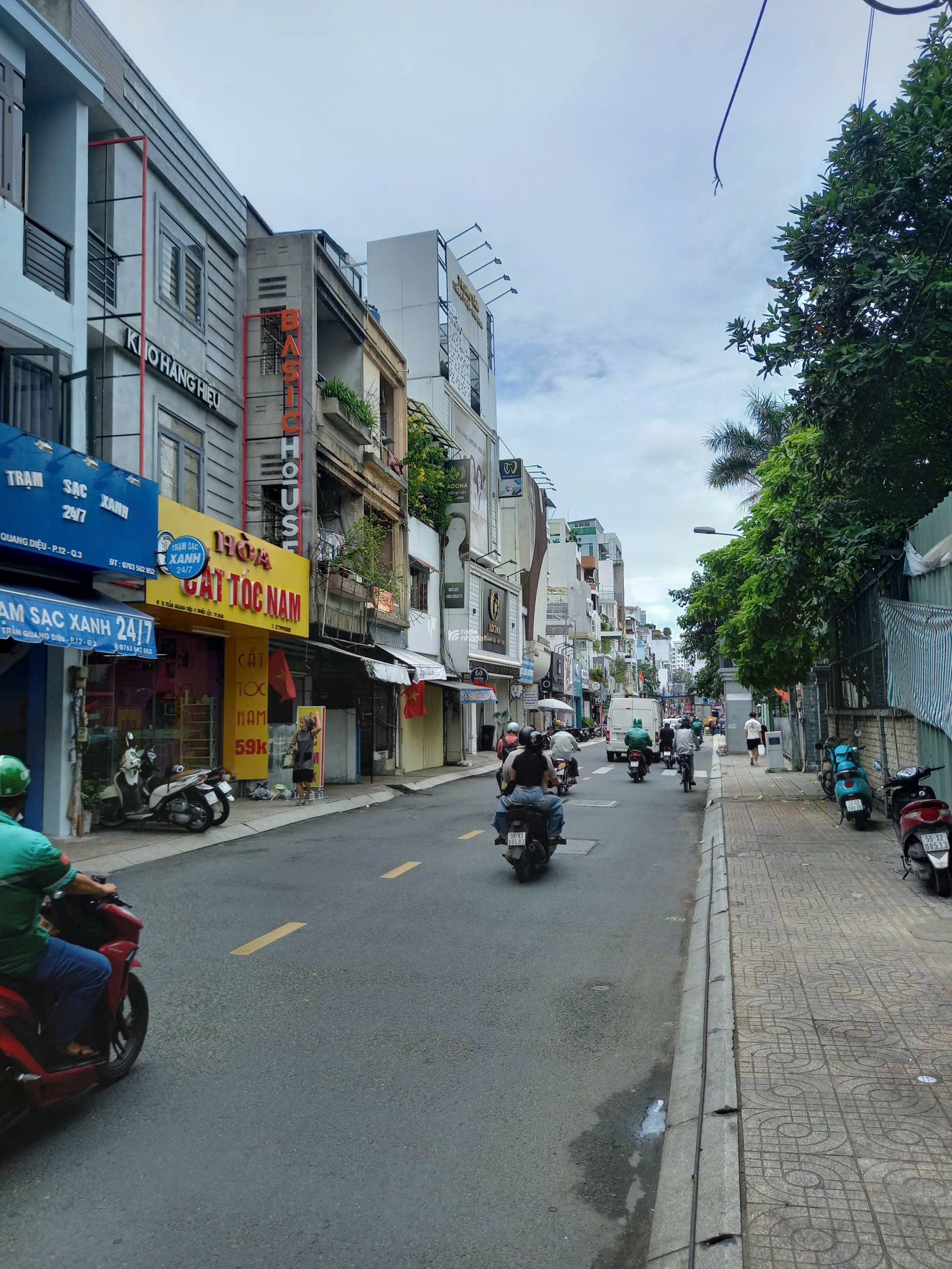 BÁN NHÀ VỊ TRÍ ĐẸP MT TRẦN QUANG DIỆU, Q.3_DT: 4,5x19m_CN: 62m2_8 TẦNG, THANG MÁY_GIÁ 35 TỶ TL