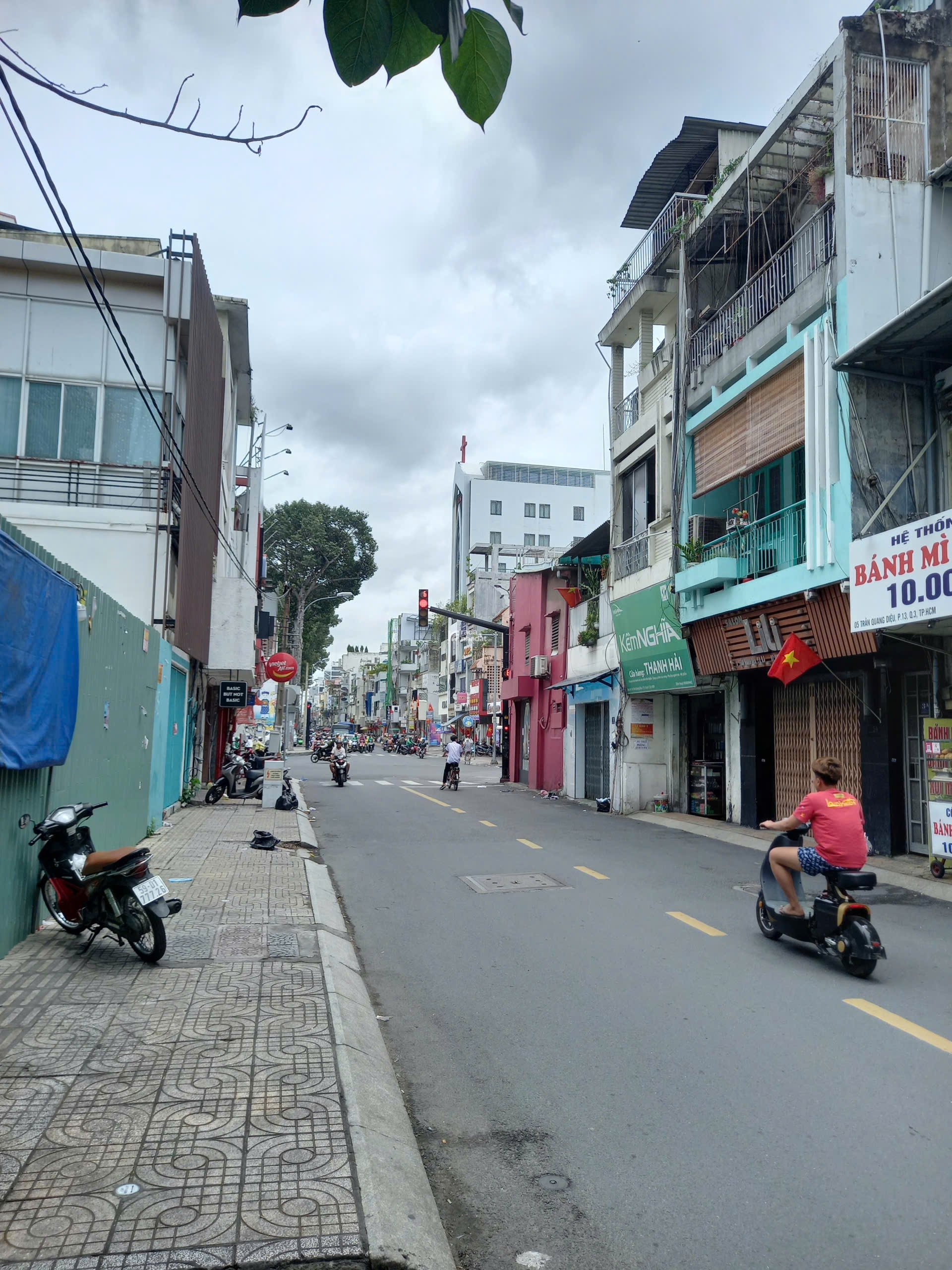 BÁN NHÀ VỊ TRÍ ĐẸP MT TRẦN QUANG DIỆU, Q.3_DT: 4,5x19m_CN: 62m2_8 TẦNG, THANG MÁY_GIÁ 35 TỶ TL