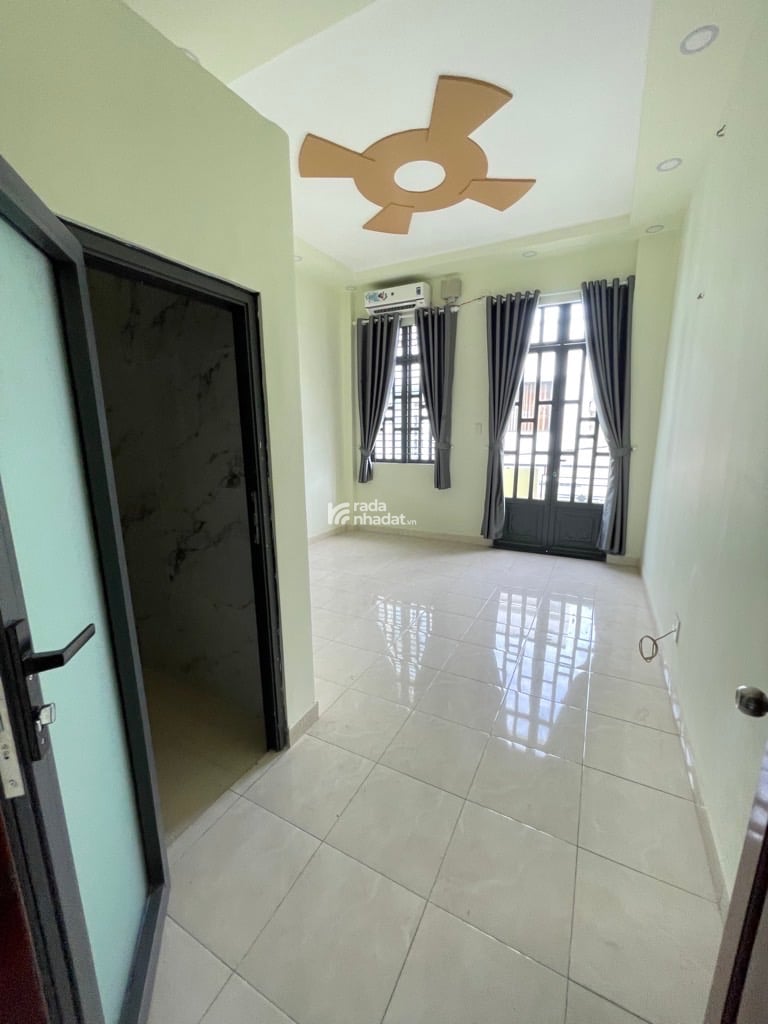 SIÊU PHẨM 4x TỶ: HẺM Ô TÔ THÔNG - GẦN MẶT TIỀN ĐƯỜNG - Ở NGAY - KIÊN CỐ - 4X14M VUÔNG