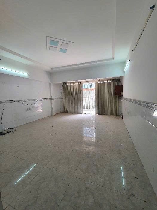 Nhà 2 tầng 70m2(5.4x15)-Hậu giang-giá 5.75 tỷ