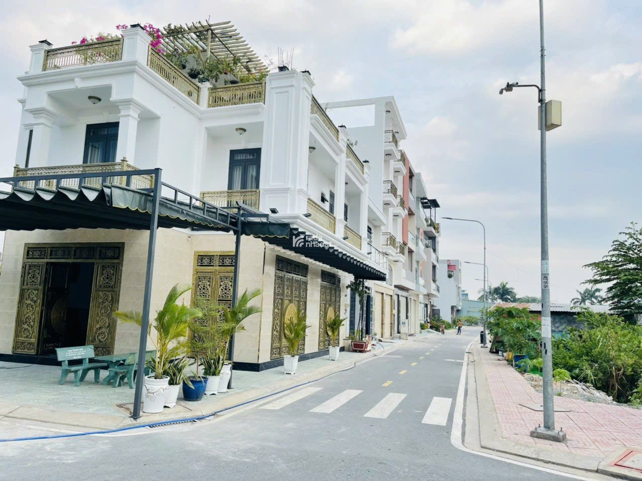 SỐC! 75,6m2 đường 8m ngay Hương Lộ 2 nối dài. Giá tốt thu hồi vốn