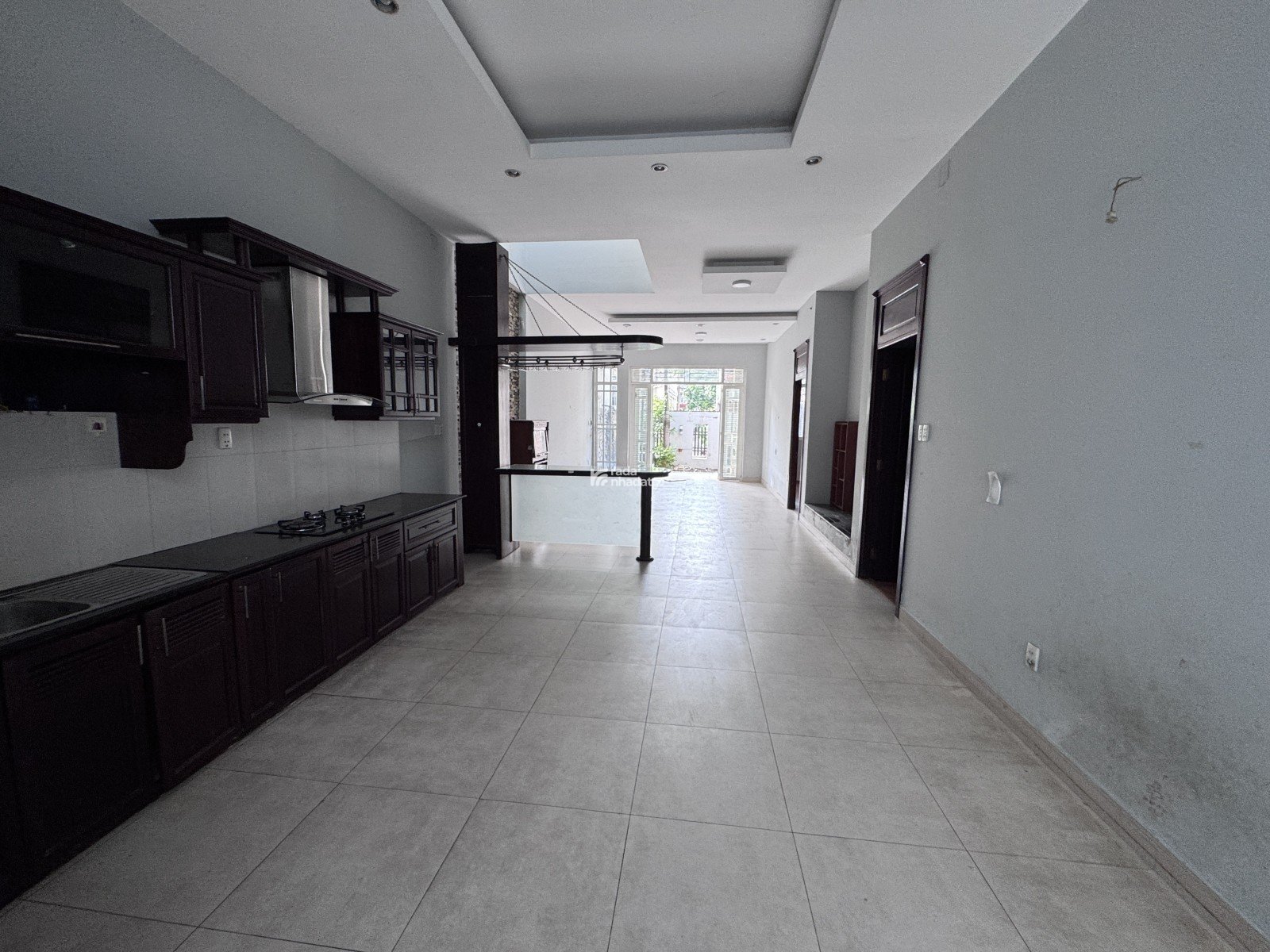 BÁN NHÀ MT HẼM XE HƠI LĐT GÒ VẤP