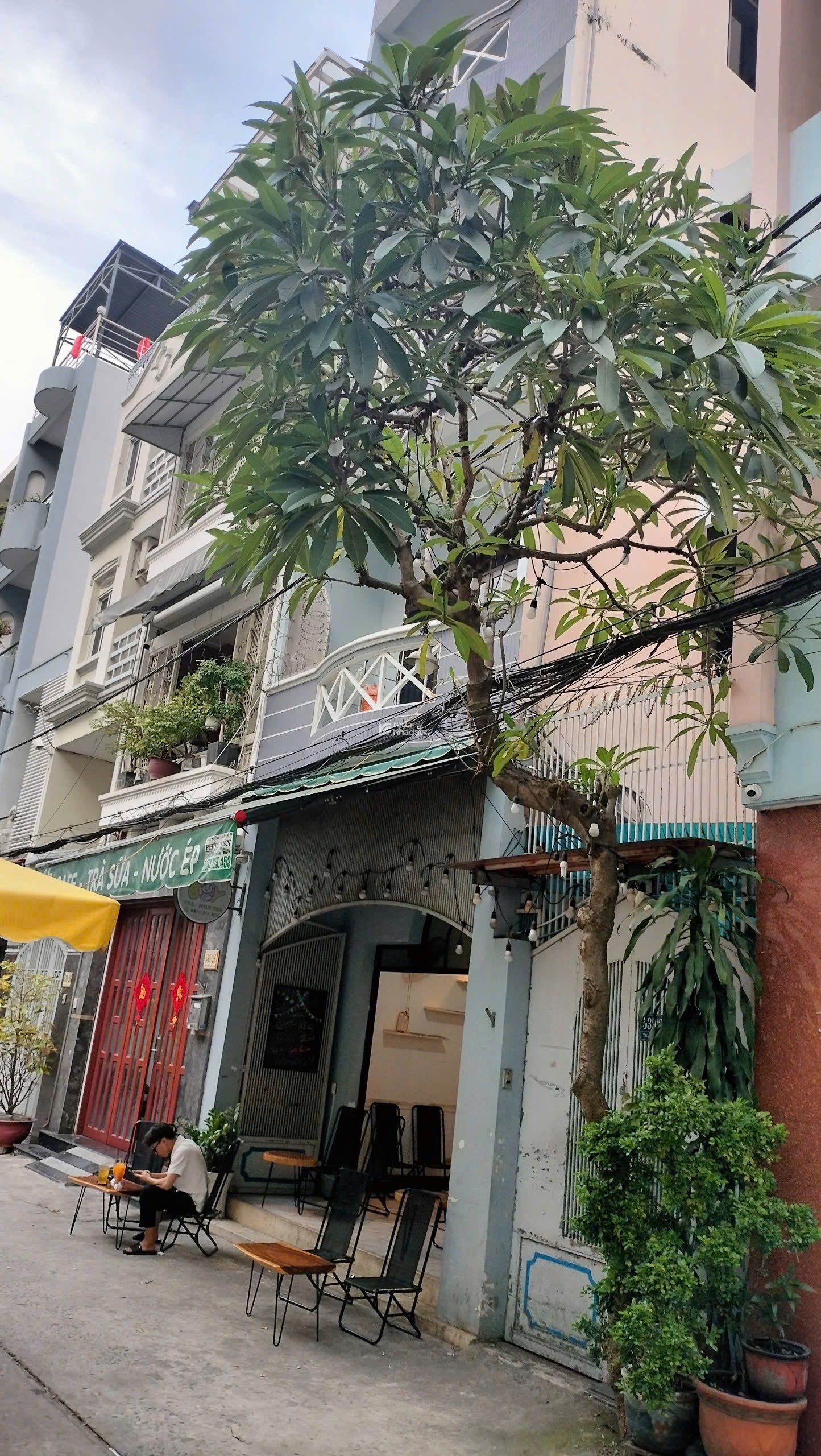 cần ra đi em nhà quận 1, dt 85m2, 1 trệt 5 lầu. HĐT 50tr/th. chỉ với 23 tỷ