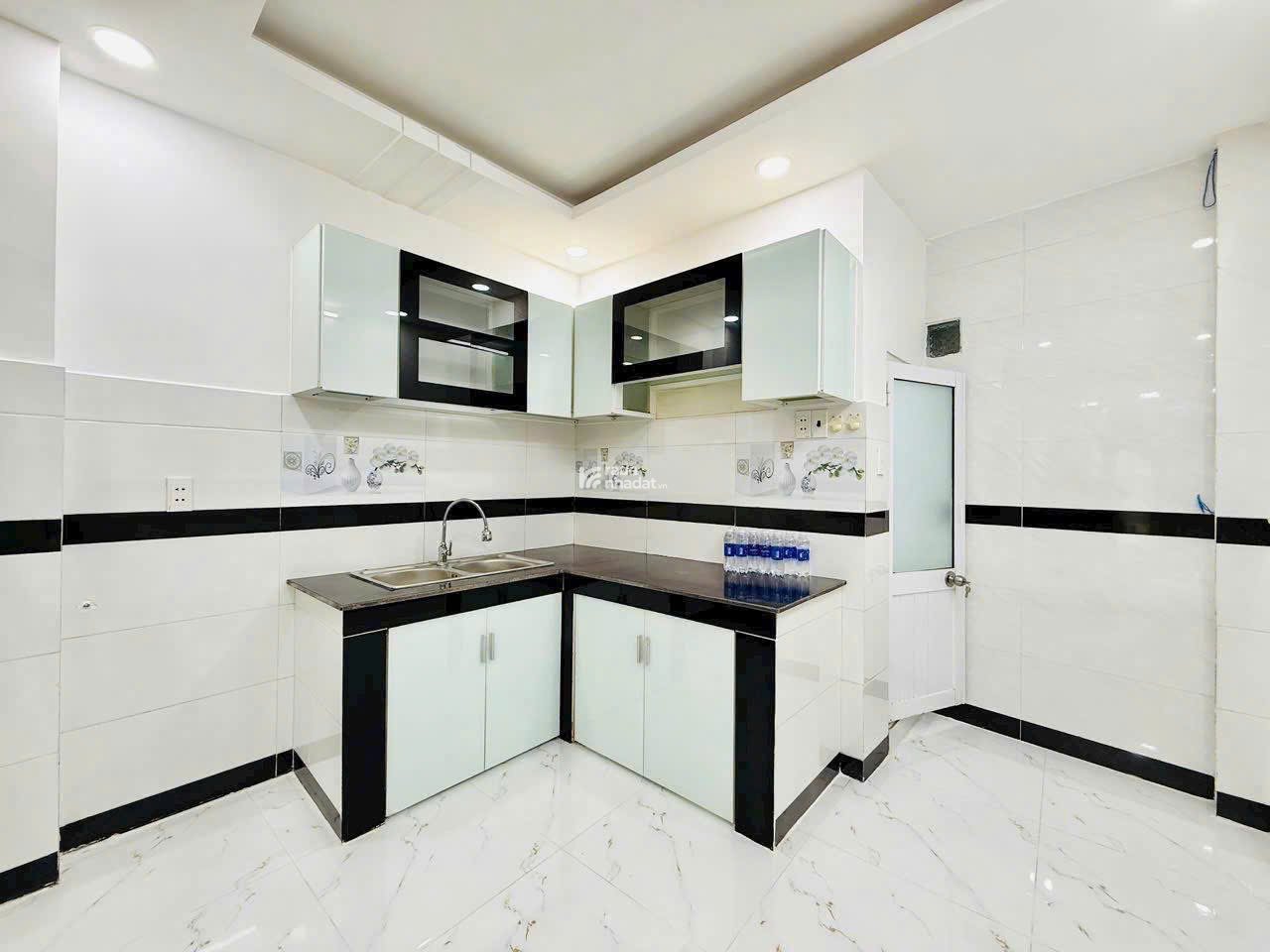 Bán gấp căn nhà siêu vip Phan Văn Trị, Gò Vấp / 56,3m2 / 3 Tỷ 650 Triệu / Sổ Hồng Riêng/ Hẻm oto