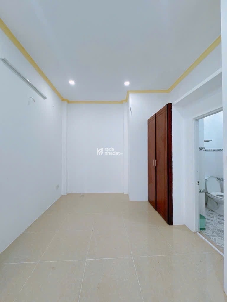 Nhà Huỳnh Mẫn Đạt. 33m2. 3 tầng. 3PN, 3WC. 5t750, Đang lam CHDV cho thuê sẵn dòng tiền 