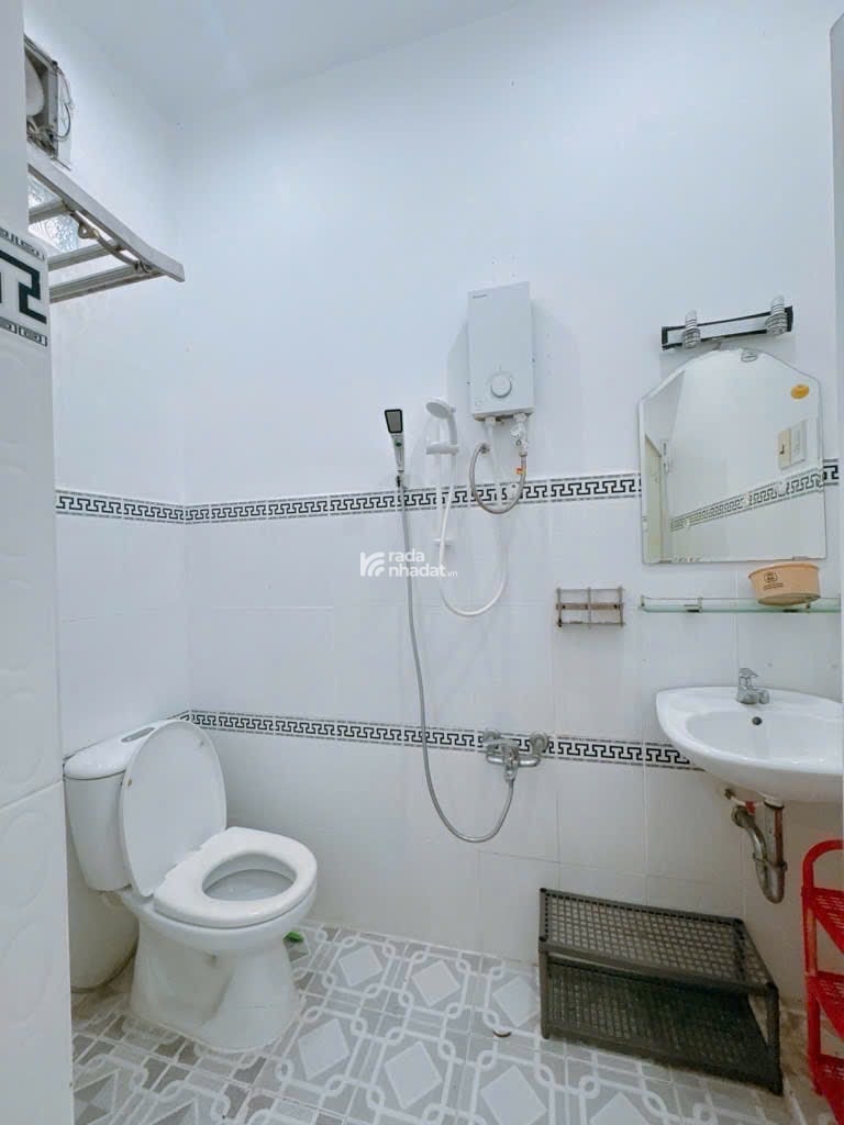 Nhà Huỳnh Mẫn Đạt. 33m2. 3 tầng. 3PN, 3WC. 5t750, Đang lam CHDV cho thuê sẵn dòng tiền 