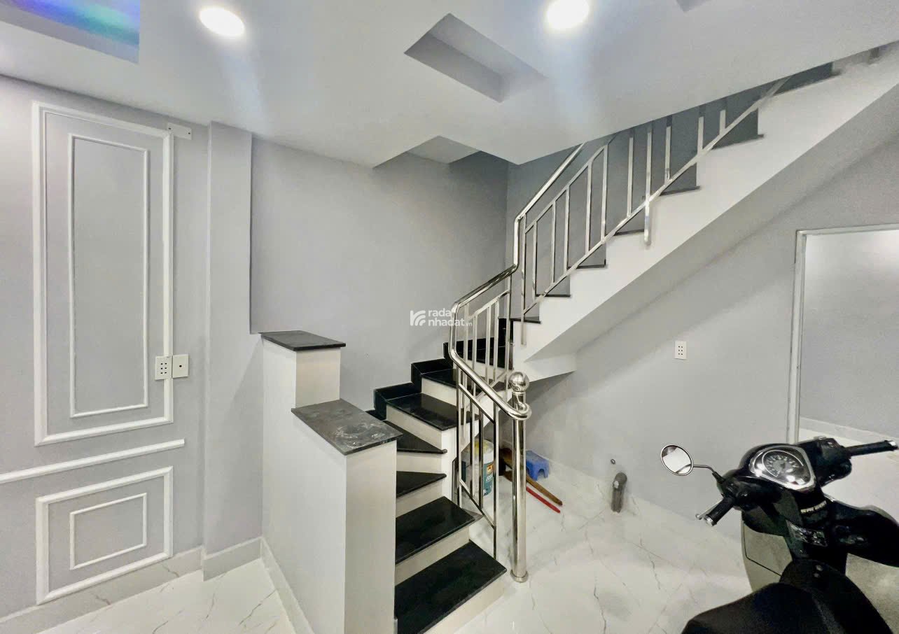 NHỈNH 5 TỶ - NHÀ MỚI 2 TẦNG CÁCH MẠNG THÁNG 8 - 3.76x12m