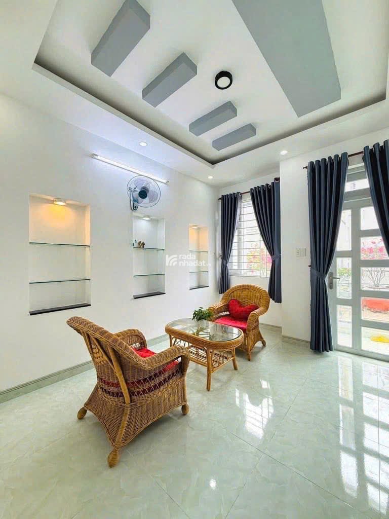 Cần bán căn nhà 2 tầng ngay Đường Số 18, Thủ Đức. Giá: 5 Tỷ 590 / 48m2. SHR, hẻm ô tô 5m