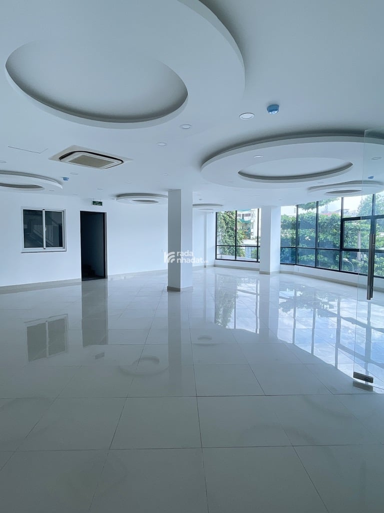 NHÀ 7 TẦNG - KHU K300 - TÂN BÌNH - NGANG KHỦNG 18M - DTCN 173M2 - DÒNG TIỀN 200TR / THÁNG - GIÁ 54 