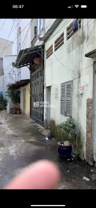  Mô tả .nhà cấp 4 hiện ngăn 5 phòng trọ cho thuê thu nhập 10 Tr /tháng
