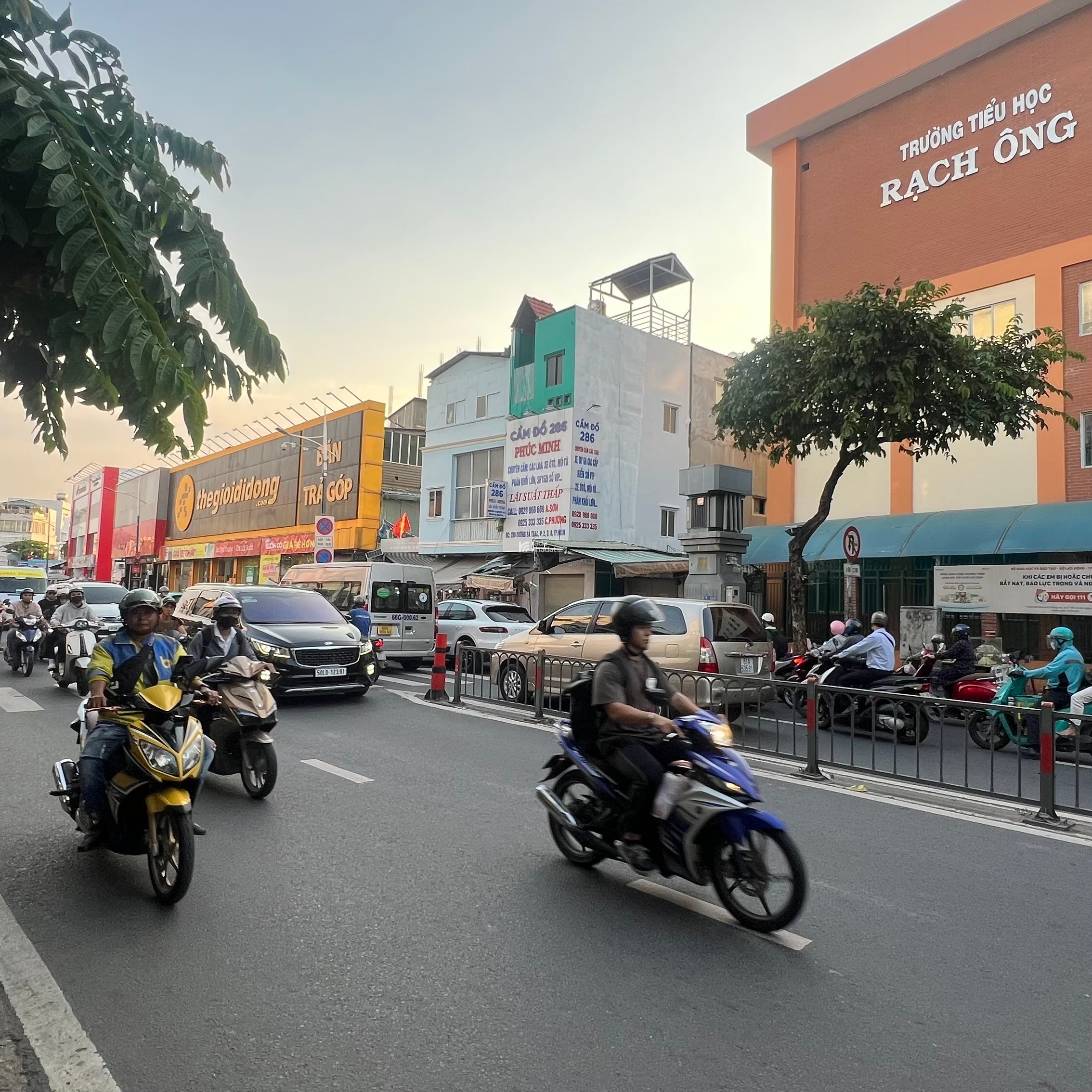 Bán nhà mặt tiền ngang đẹp 4m Dương Bá Trạc, cầu Nguyễn Văn Cừ, đường kinh doanh nhộn nhịp Quận 8