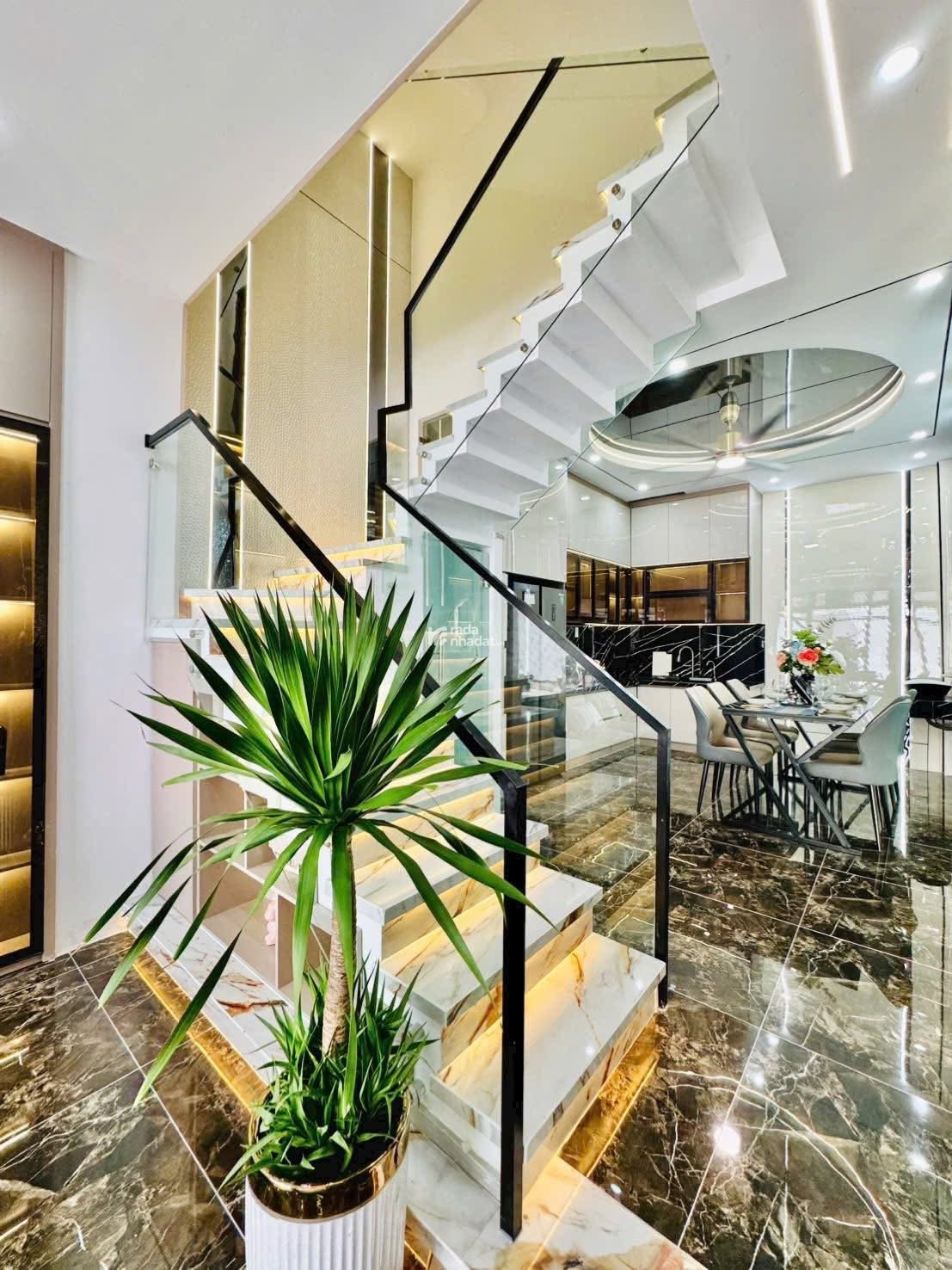 Chủ nhà về Canada gửi nhà 4 lầu 3ty345, DT 39m2 Đinh Tiên Hoàng, P3, Quận Bình Thạnh