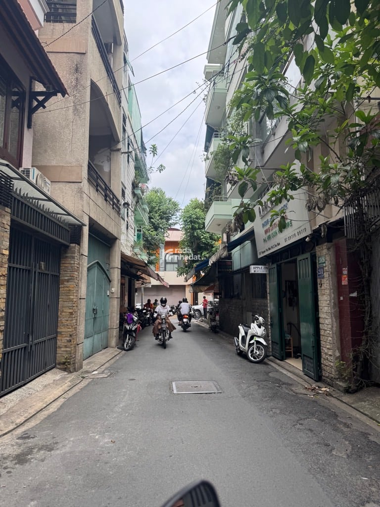 NHÀ 3 TẦNG - 54M2 (4.1x13.2) - 4PN - HẺM THÔNG Ô TÔ - GẦN SÂN BAY -  9 TỶ 600