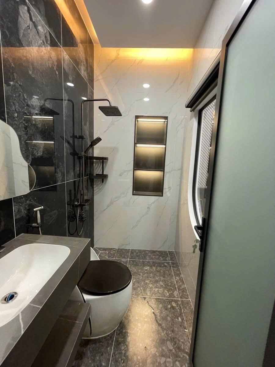 Chủ đi định cư BÁN GẤP NHÀ 4 tỷ 550 53.06m2 Đường Phạm Văn Chiêu  P14 Quận GV HCM