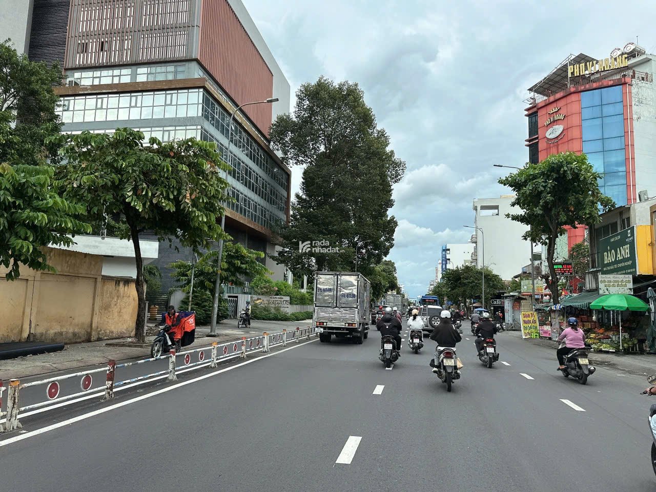 Chỉ 9.5 tỷ có nhà HXH Nguyễn Thái Sơn ngang 4.6m 5 tầng có hầm 64m2 gần BV 175 tặng NT gỗ