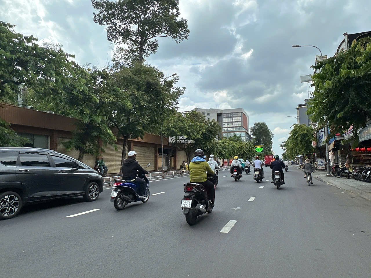 Chỉ 9.5 tỷ có nhà HXH Nguyễn Thái Sơn ngang 4.6m 5 tầng có hầm 64m2 gần BV 175 tặng NT gỗ