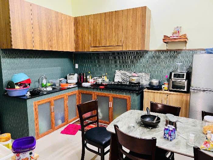 Nhà Phố 1 trệt 2 lầu GLC 300 4Matic Để Trong Nhà Thới An 16 P Thới An Q 12