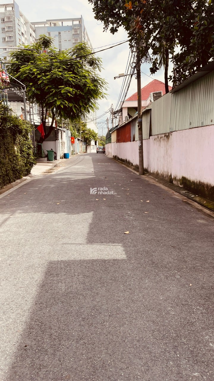 Nhà Phố 1 trệt 2 lầu GLC 300 4Matic Để Trong Nhà Thới An 16 P Thới An Q 12