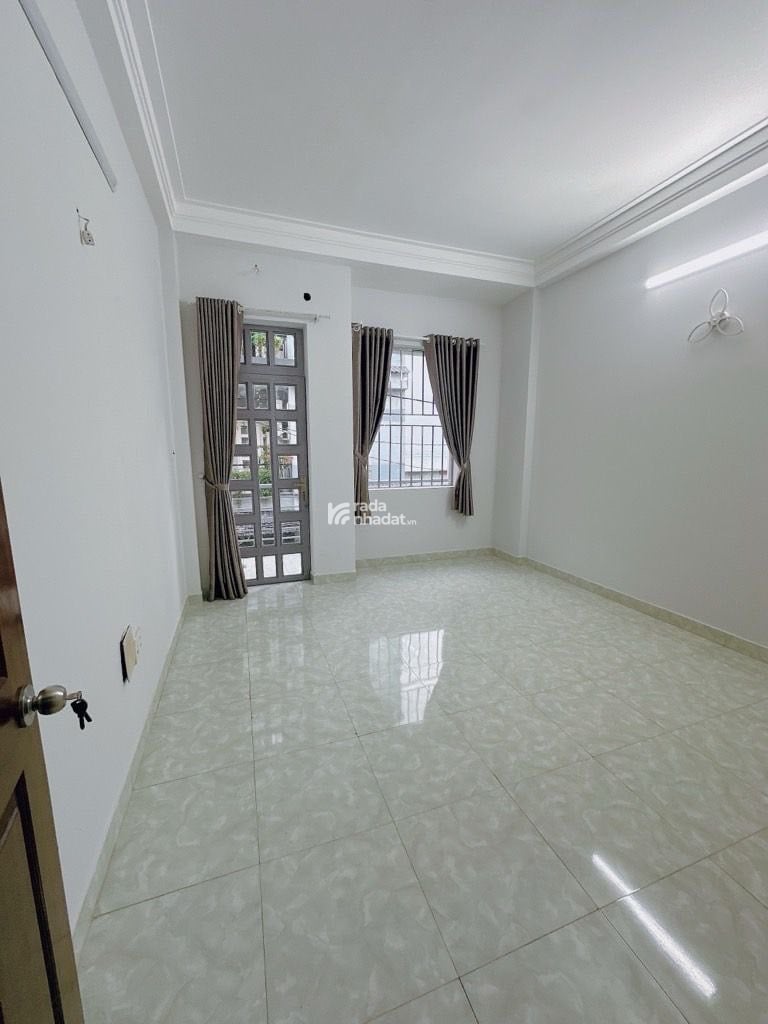 BÁN NHÀ MẶT TIỀN, KHU TRUNG TÂM, 60m2 (NGANG 4m), 3 TẦNG, DƯƠNG BÁ TRẠC PHƯỜNG 2 QUẬN 8, NHỈNH 8 TỶ