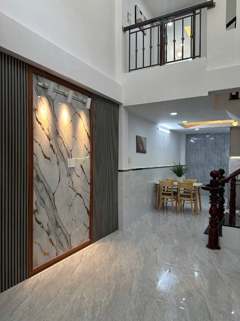 Diện tích: 4.2 x 10.5m (nở hậu nhẹ) – Công nhận