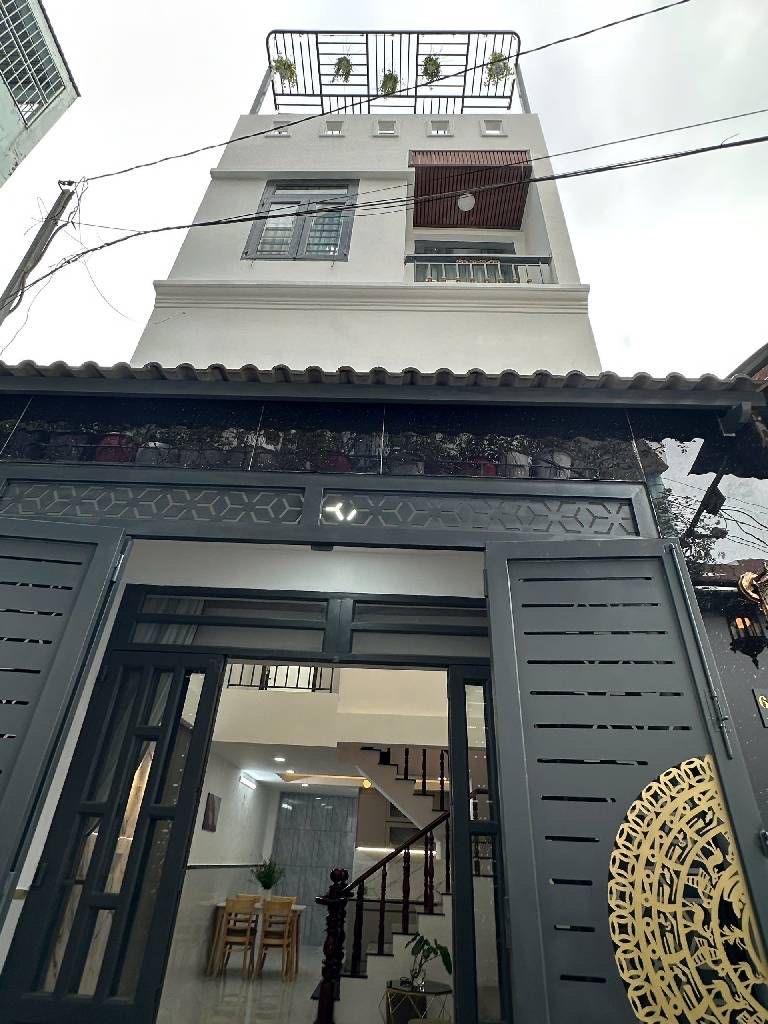Diện tích: 4.2 x 10.5m (nở hậu nhẹ) – Công nhận