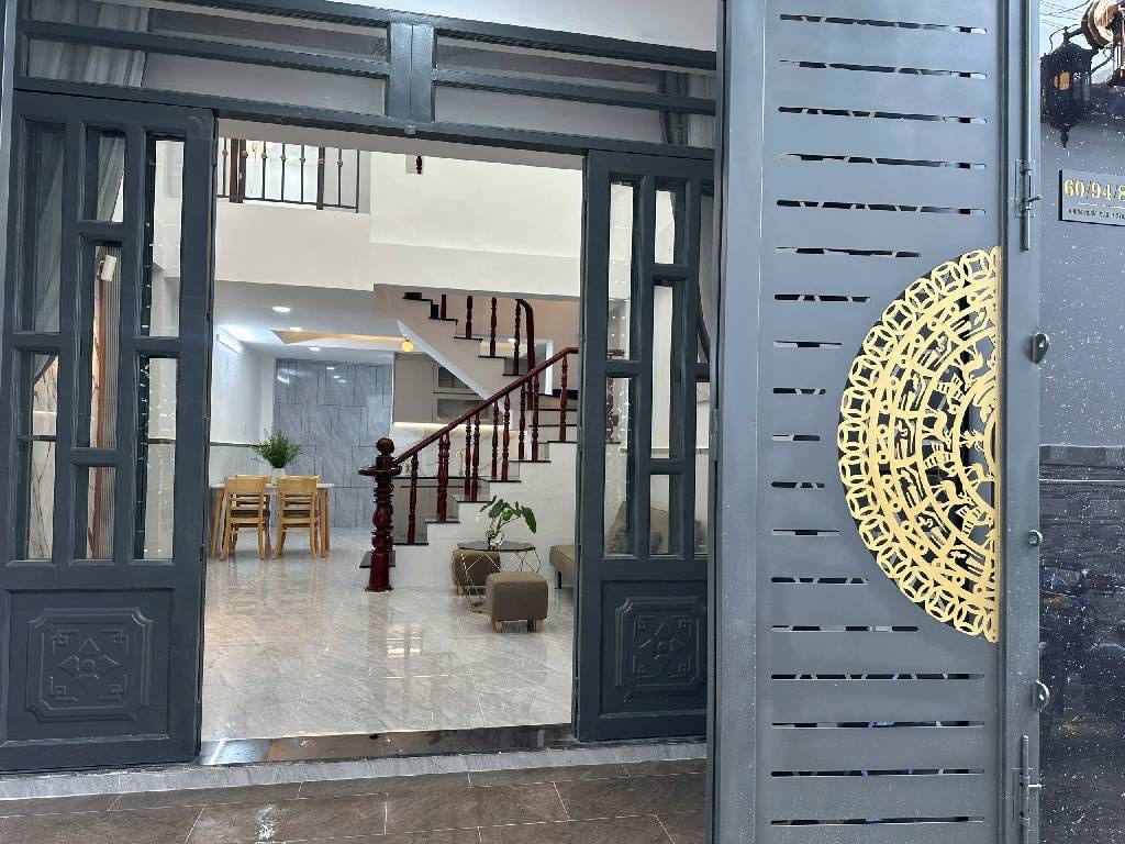 Diện tích: 4.2 x 10.5m (nở hậu nhẹ) – Công nhận