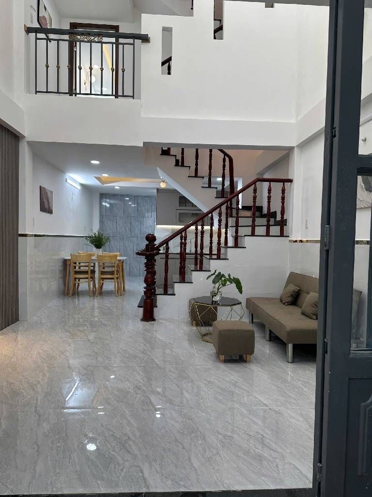 Diện tích: 4.2 x 10.5m (nở hậu nhẹ) – Công nhận