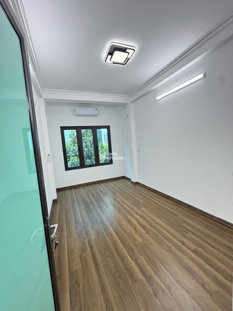 LÊ ĐỨC THỌ - NHÀ MỚI - DÂN XÂY - SỔ VUÔNG - 35M2 - 7.9 TỶ - NGÕ TO NHƯ PHỐ - VF3 ĐỖ CỬA